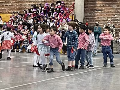 Danzas Folclóricas Pre Kínder y Kínder