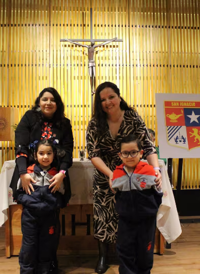 Liturgia Imposición de Insignias Kínder