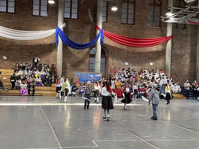 Danzas Folclóricas 3° y 4° Básicos