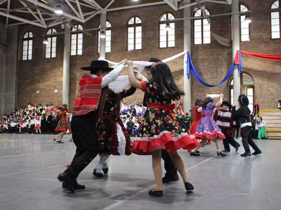Bailes Folclóricos Pre Kínder a 4° Básico