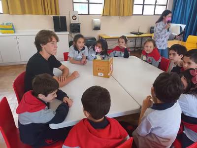 Estudiantes de Intercambio Cuentan cuentos.