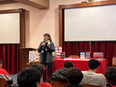 Encuentro literario con Lola Larra en nuestro colegio