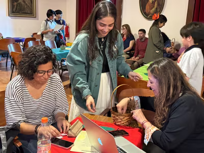 Homenaje a Gabriela Mistral: Café Literario 2025