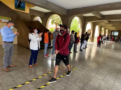 "El Pasillo" IVº Medios