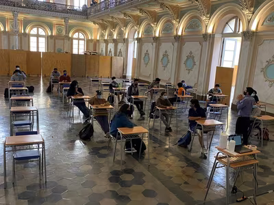 IVº Medios vuelven al Colegio...