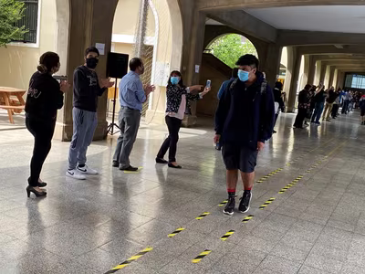 "El Pasillo" IVº Medios