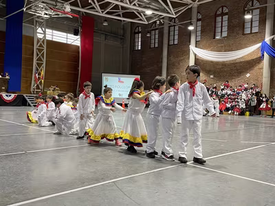 Danzas Folclóricas 1° y 2° Básico
