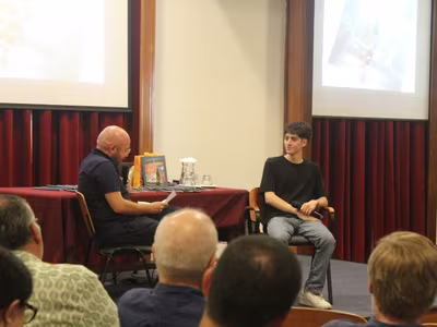 Lanzamiento de fotolibro "Entre el pasillo y la cancha"