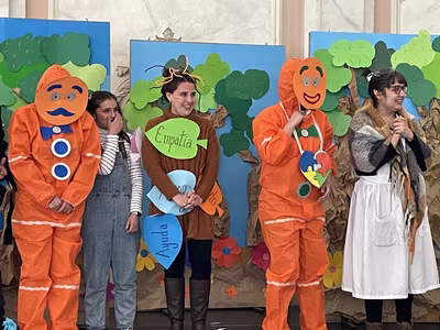 Obra de Teatro "Las Aventuras de Galletita" -  Cierre Primer Semestre, Primer Ciclo-.