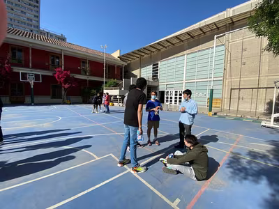 IVº Medios vuelven al Colegio...