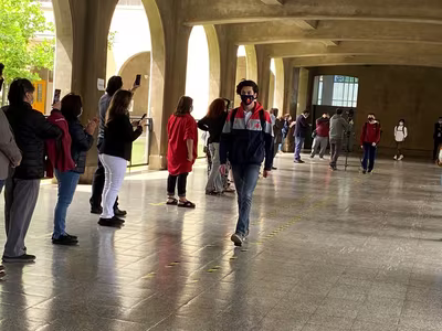 "El Pasillo" IVº Medios