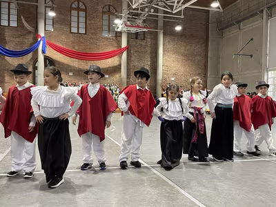 Danzas Folclóricas 1° y 2° Básico