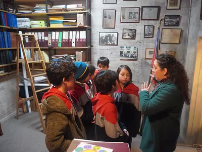 Visita Archivo del Colegio - 5° Básicos.