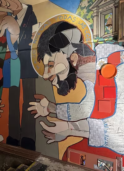 Mural Entramos para aprender, salimos para servir.