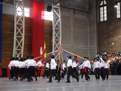 Bailes Folclóricos Pre Kínder a 4° Básico