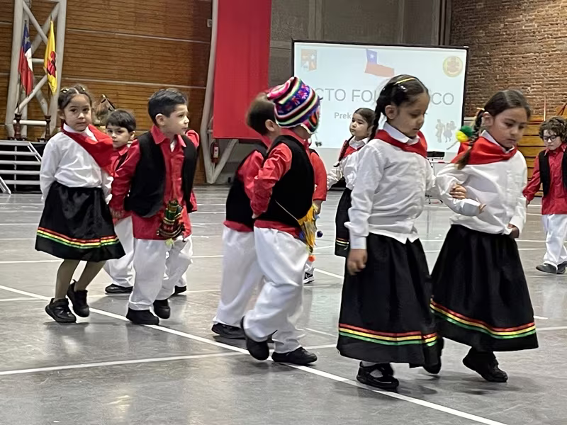 Danzas Folclóricas Pre Kínder y Kínder