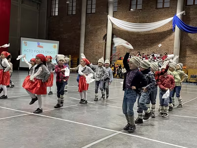 Danzas Folclóricas 1° y 2° Básico