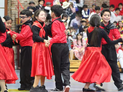 Bailes Folclóricos 2° a 4° Básico y III° Medios III
