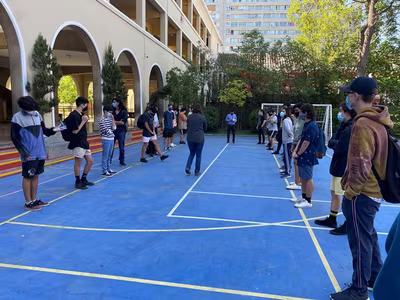 IVº Medios vuelven al Colegio...