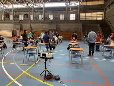 IVº Medios vuelven al Colegio...