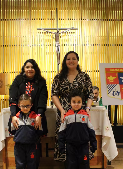 Liturgia Imposición de Insignias Kínder
