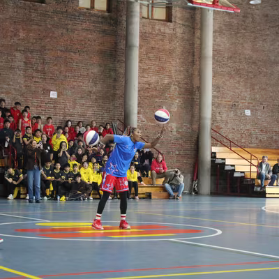 Harlem Globetrotters en el Colegio San Ignacio