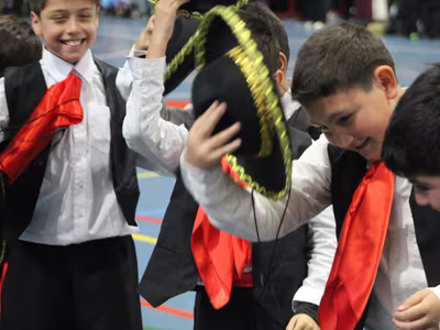 Bailes Folclóricos 2° a 4° Básico y III° Medios II