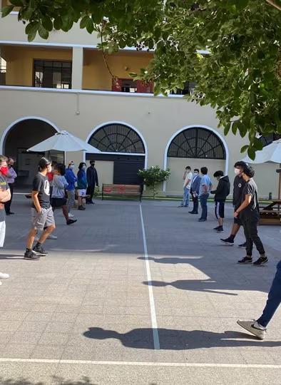 IVº Medios vuelven al Colegio...