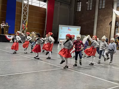 Danzas Folclóricas 1° y 2° Básico
