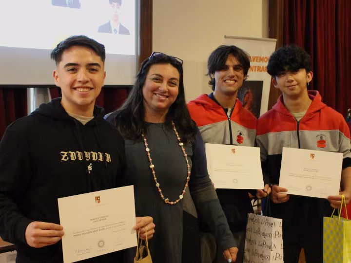 Reconocimientos IV° Medios -  Dirección Académica