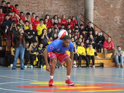 Harlem Globetrotters en el Colegio San Ignacio