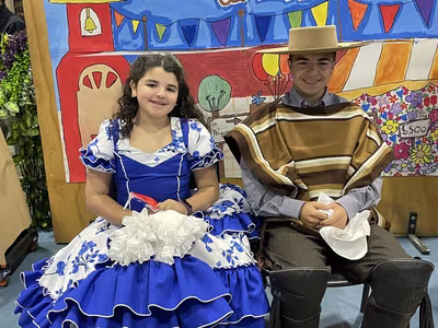 Danzas Folclóricas 3° y 4° Básicos