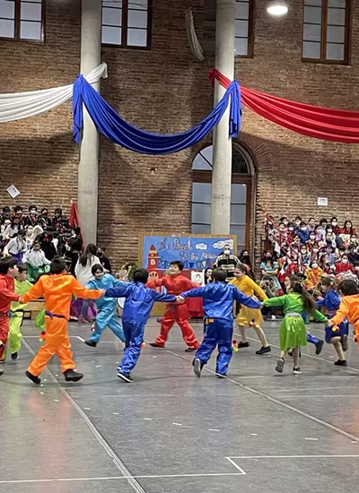 Danzas Folclóricas 3° y 4° Básicos