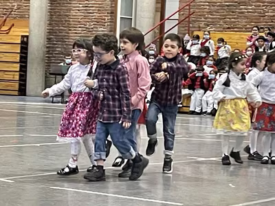 Danzas Folclóricas Pre Kínder y Kínder