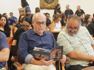 Lanzamiento de fotolibro "Entre el pasillo y la cancha"