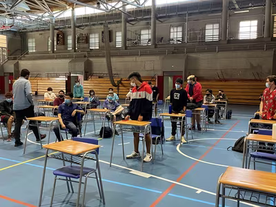 IVº Medios vuelven al Colegio...