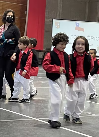 Danzas Folclóricas Pre Kínder y Kínder