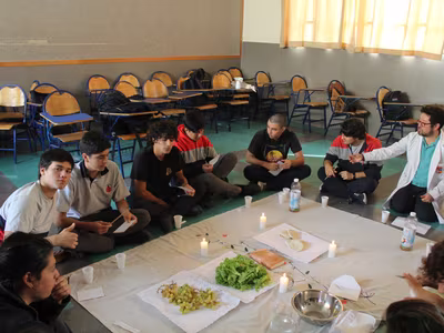 Última Cena, Estudiantes Mayores