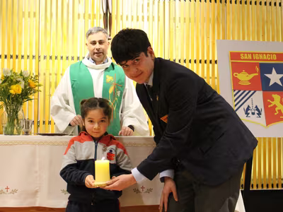 Liturgia Imposición de Insignias Kínder