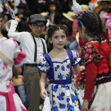 Bailes Folclóricos 2° a 4° Básico y III° Medios III
