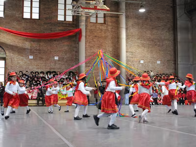 Bailes Folclóricos Pre Kínder a 4° Básico