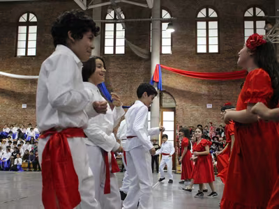 Bailes Folclóricos Pre Kínder a 4° Básico