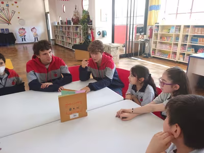 Estudiantes de Intercambio Cuentan cuentos.
