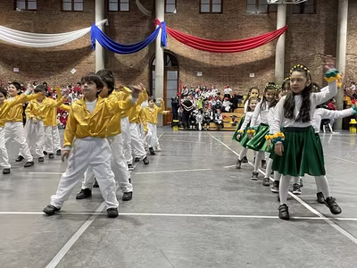Danzas Folclóricas 1° y 2° Básico