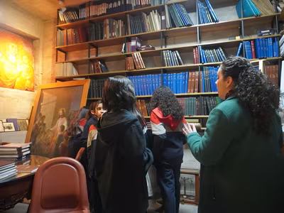 Visita Archivo del Colegio - 5° Básicos.