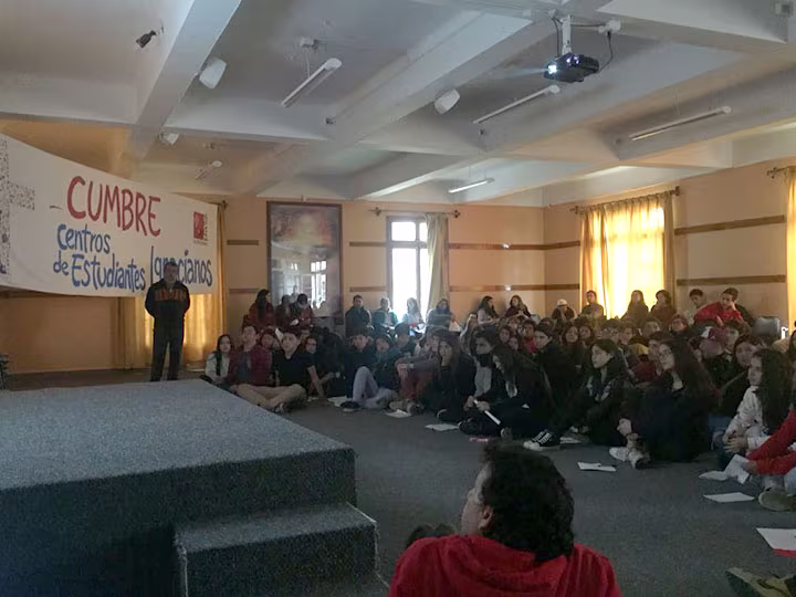 Cumbre de estudiantes REI