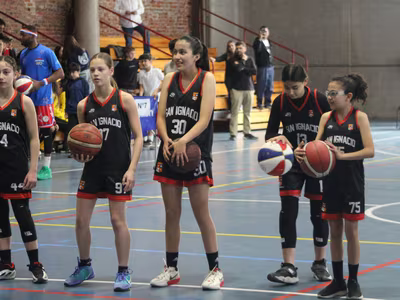 Harlem Globetrotters en el Colegio San Ignacio