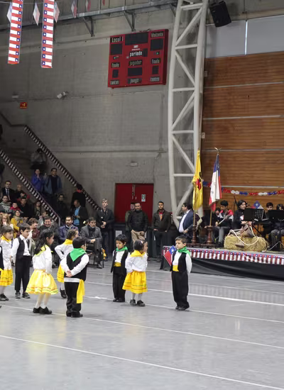 Bailes Folclóricos - Primer Ciclo