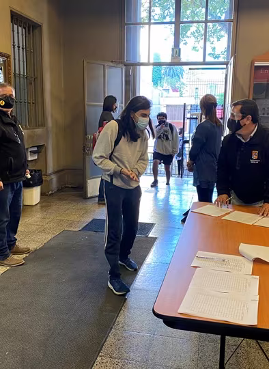IVº Medios vuelven al Colegio...