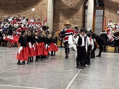 Danzas Folclóricas 1° y 2° Básico